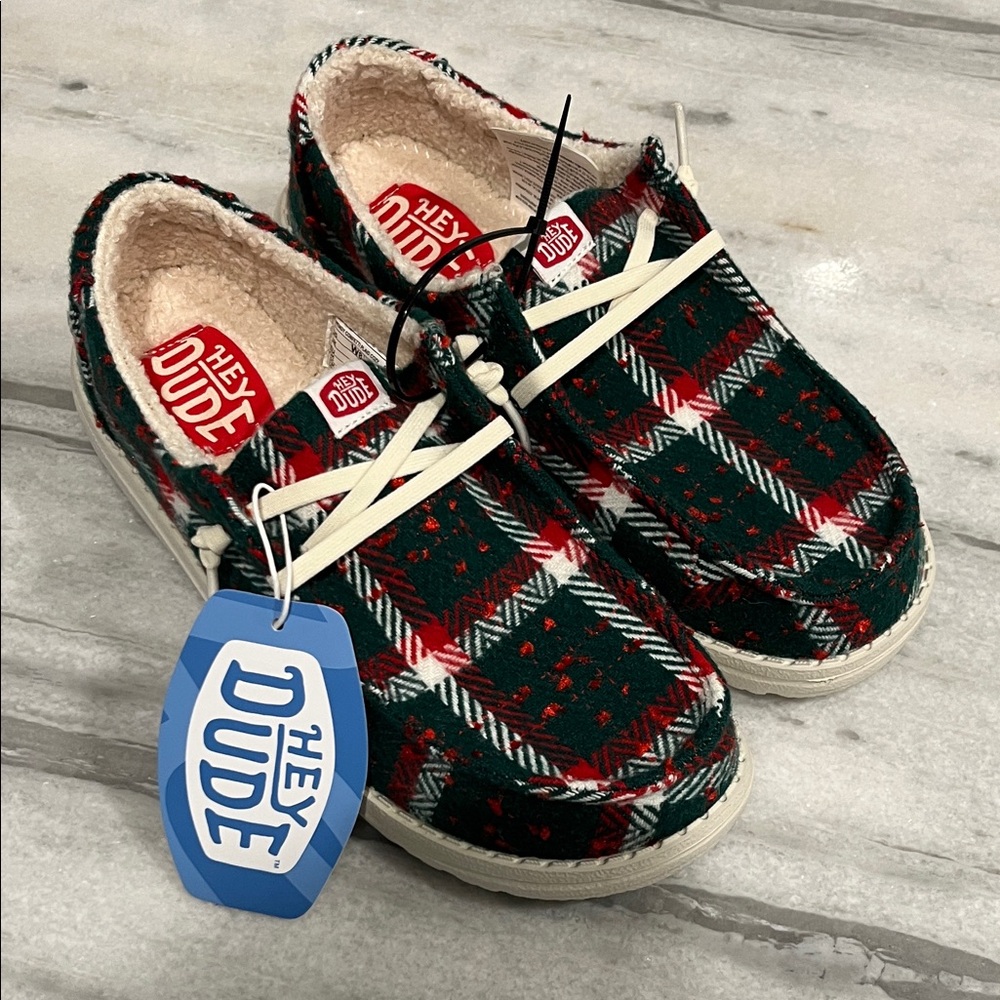Hey Dude Wendy Confietti Plaid Cozy NWT